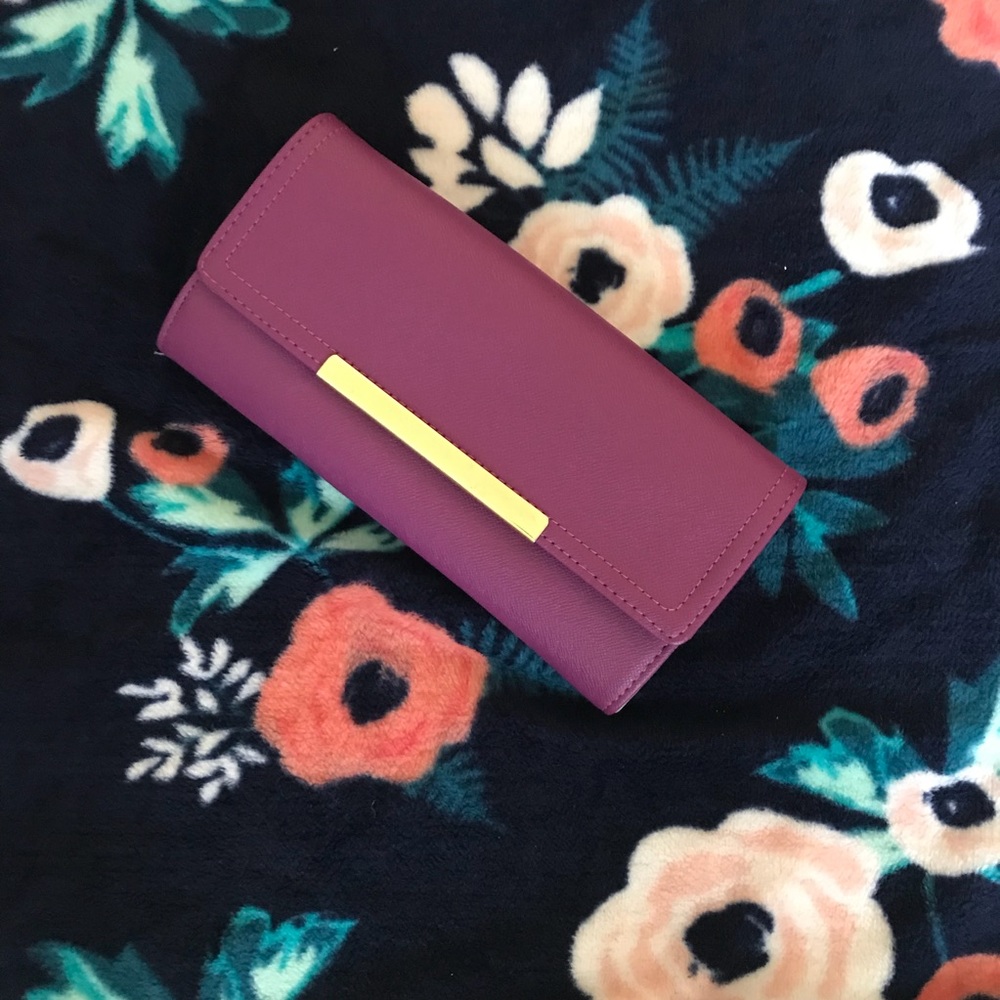Purple wallet in perfect condition!